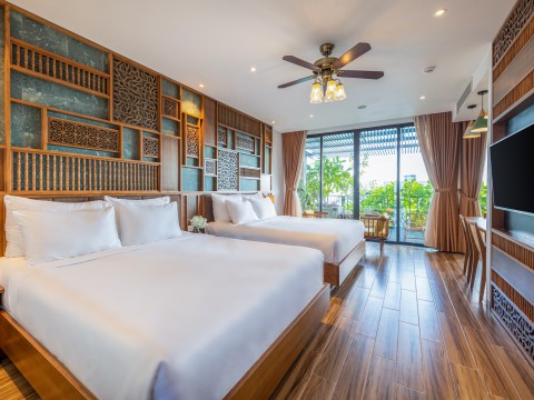 Bonny Boutique Hotel Da Nang - Suite Family with Balcony with City View